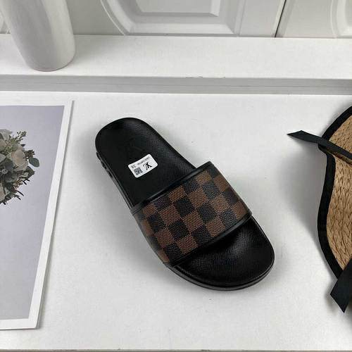 Picture of LV Slippers _SKU603984187152011